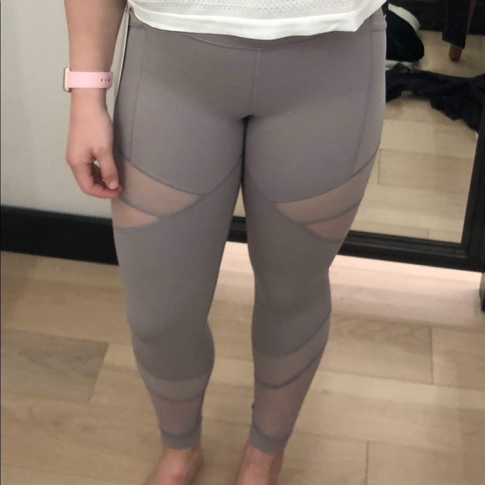 MAUVE LULULEMON LEGGING SIZE 6